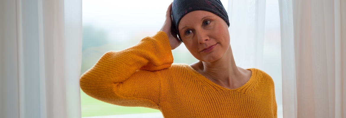 Krebspatientin erhält eine effektive Unterstützung im Umgang mit der Erkrankung und ihren Folgen.